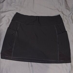 Athleta Action Skort in Dobby
14.5 in Black.
Size s